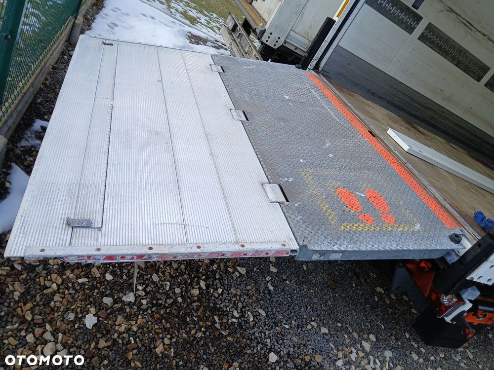 Schmitz Cargobull Izoterma / BOX / Kurierka / Roleta / Bezwypadkowa / Nowe opony - 7