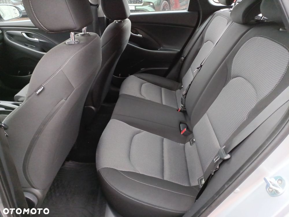 Hyundai i30 1.4 Classic + - 11