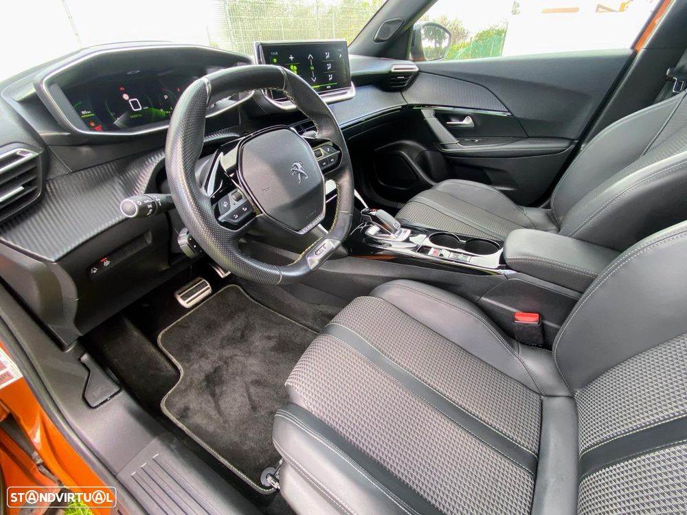 Peugeot 2008 1.2 PureTech GT EAT8 - 12