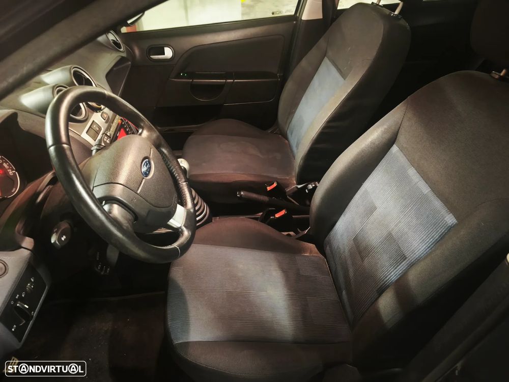 Ford Fiesta 1.25 Trend - 21