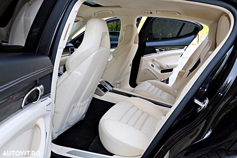 Porsche Panamera - 22