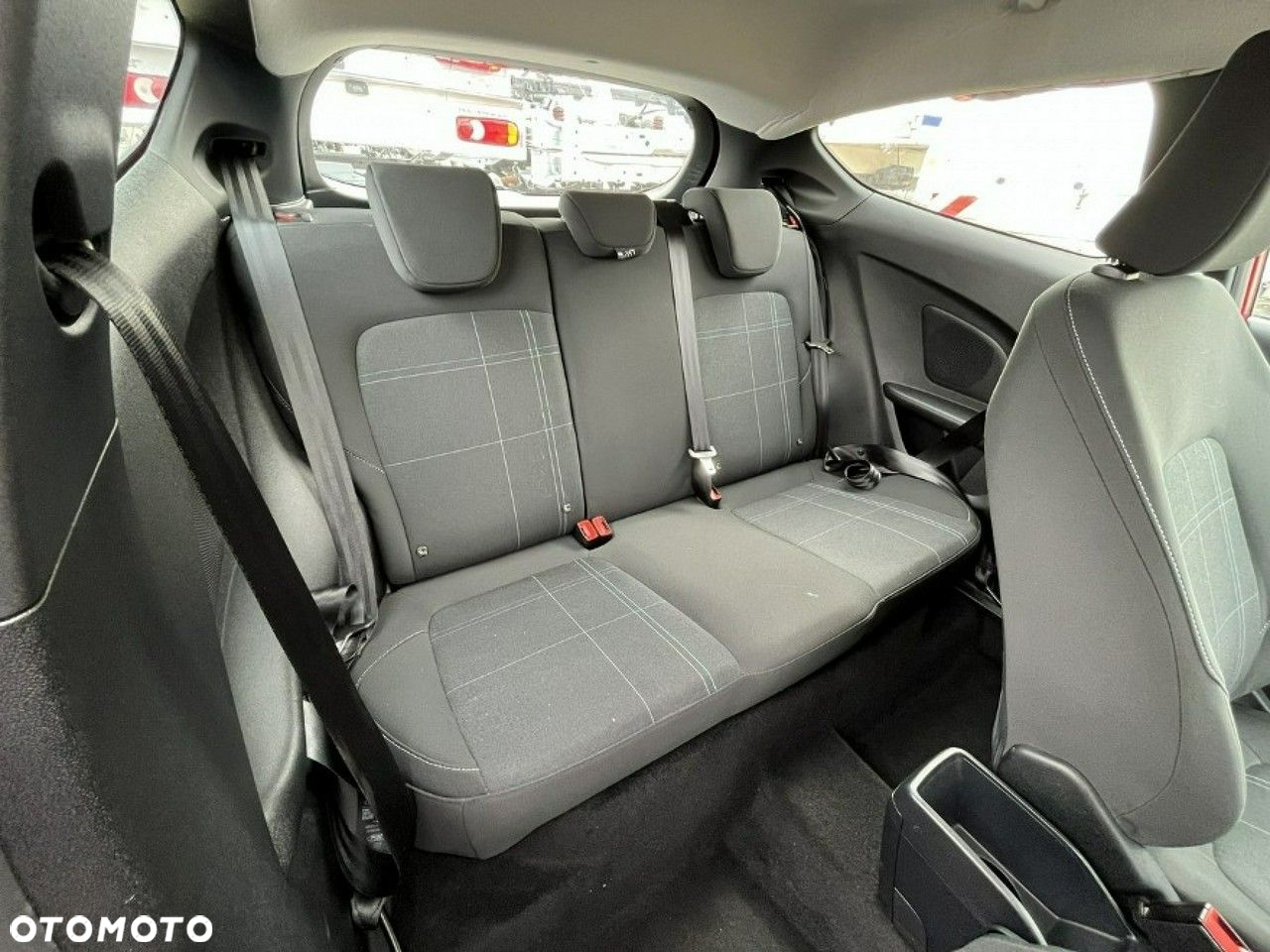 Ford Fiesta 1.1 S&S COOL&CONNECT - 16