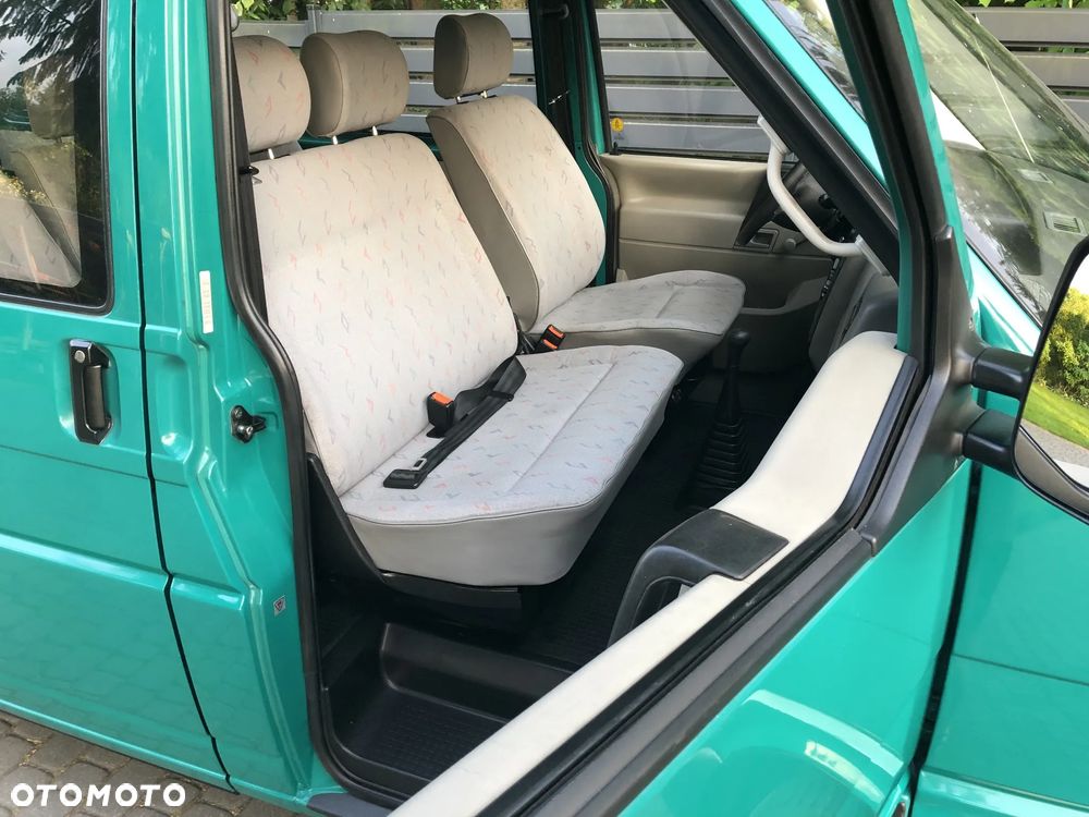 Volkswagen Transporter Mixt - 28