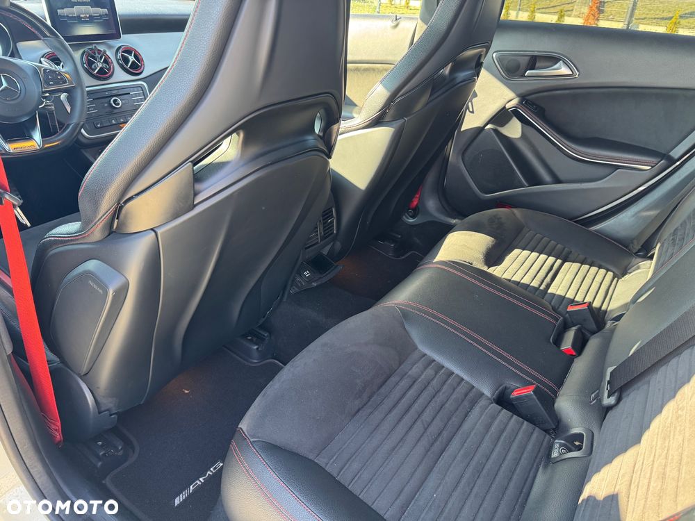 Mercedes-Benz CLA - 11