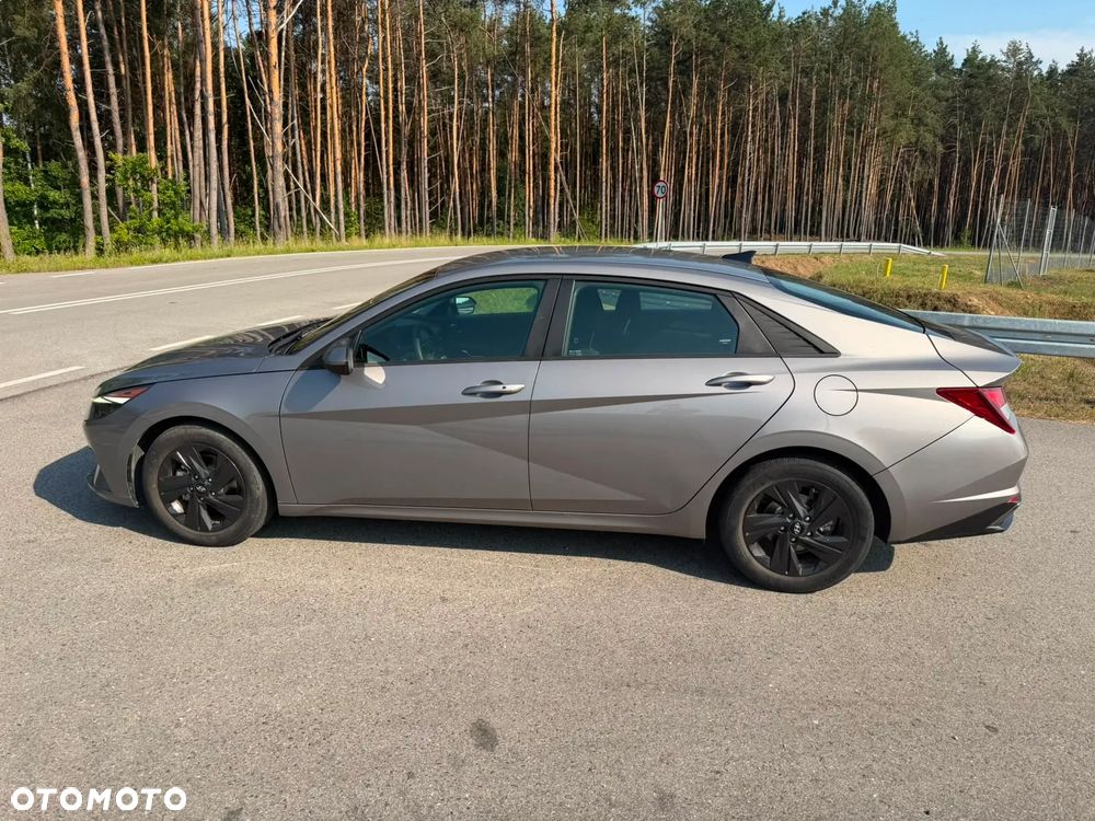 Hyundai Elantra - 3