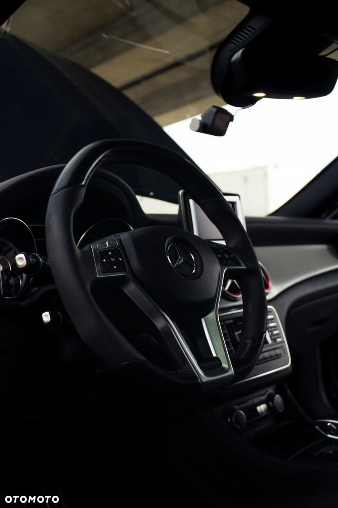 Mercedes-Benz GLA 45 AMG 4-Matic - 26