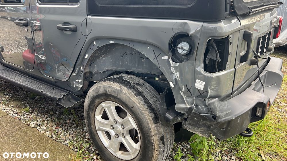 Jeep Wrangler Unlimited GME 2.0 Turbo Sahara - 23