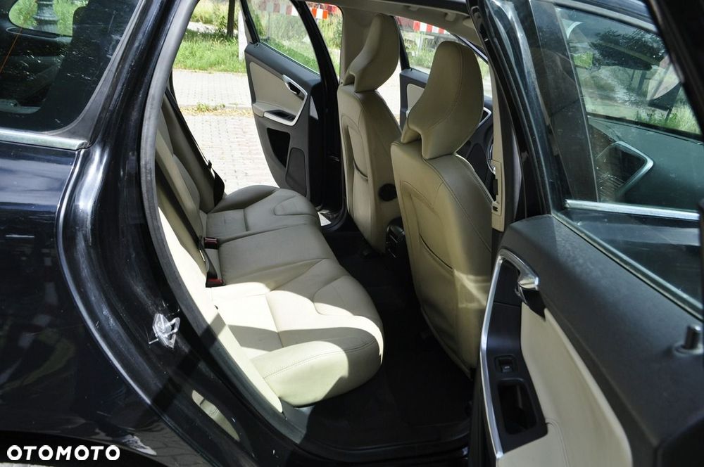 Volvo XC 60 D4 Geartronic Summum - 12
