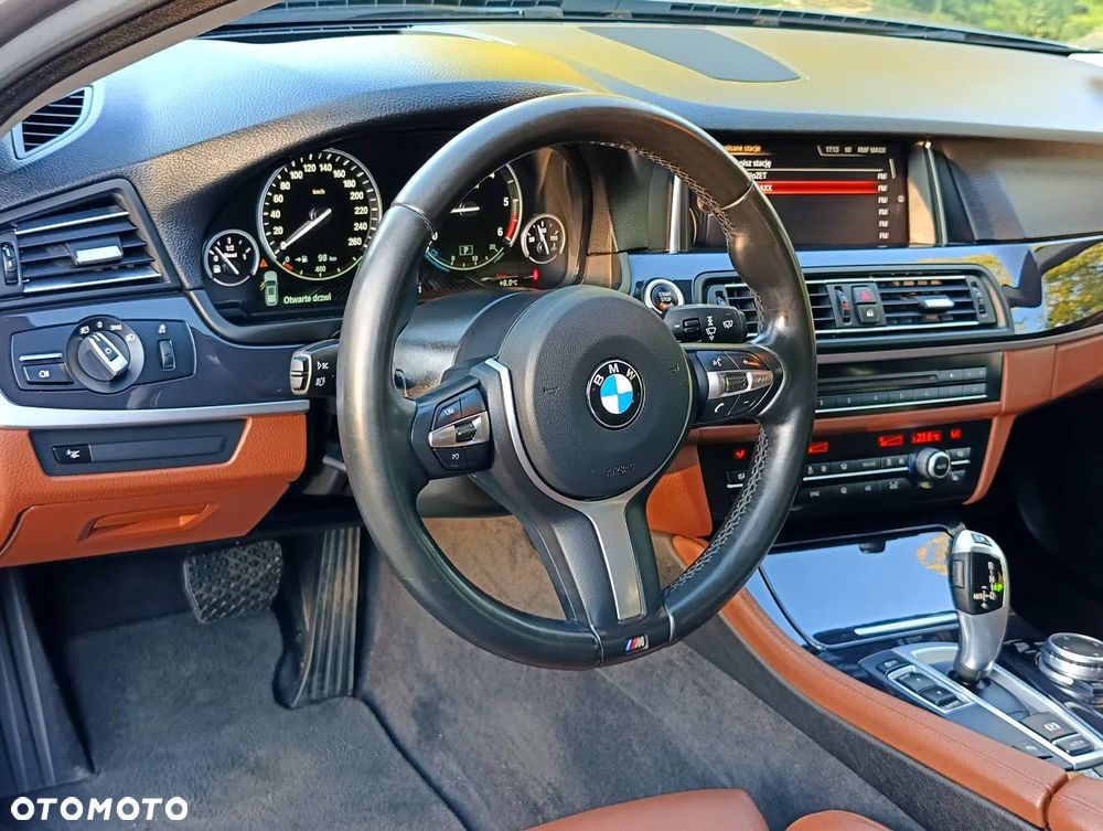BMW Seria 5 525d Touring Sport-Aut Luxury Line - 12