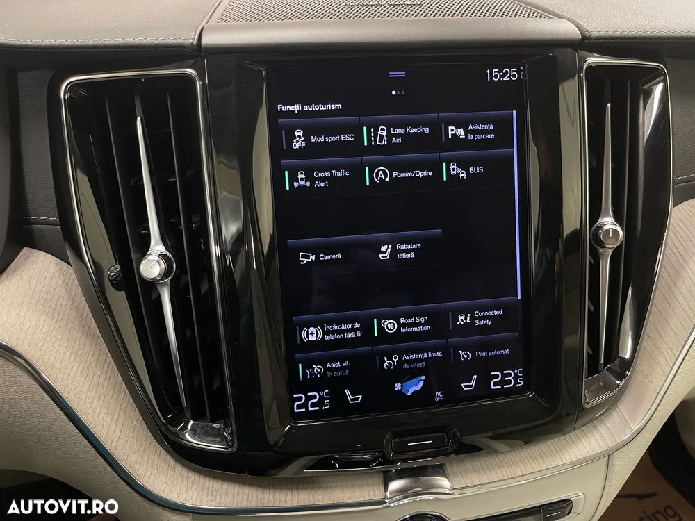 Volvo XC 60 B4 MHEV AWD Inscription - 18