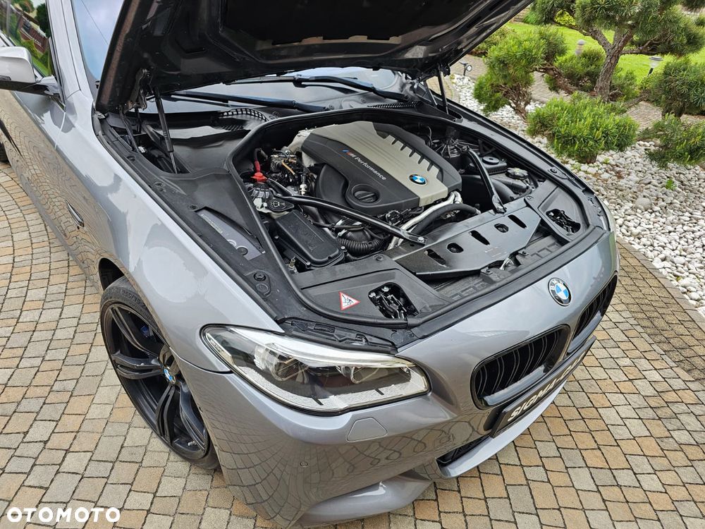 BMW Seria 5 M550d xDrive Sport-Aut - 40