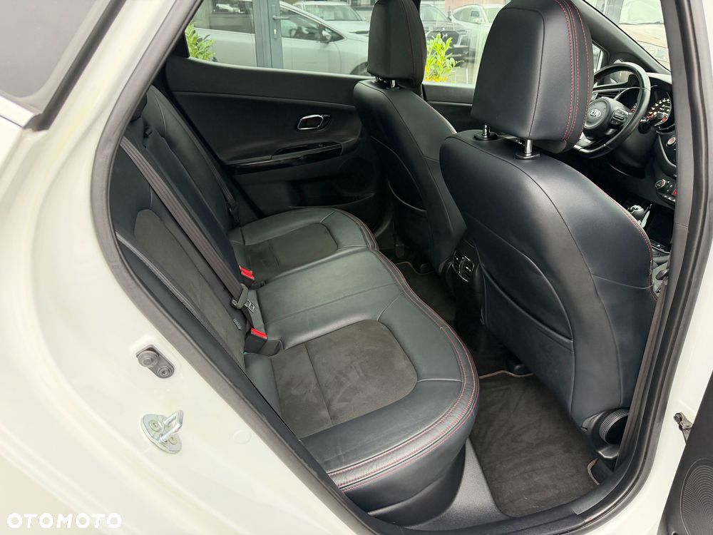 Kia Ceed 1.6 T-GDI GT - 25
