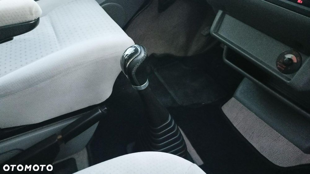 Volkswagen Multivan - 34