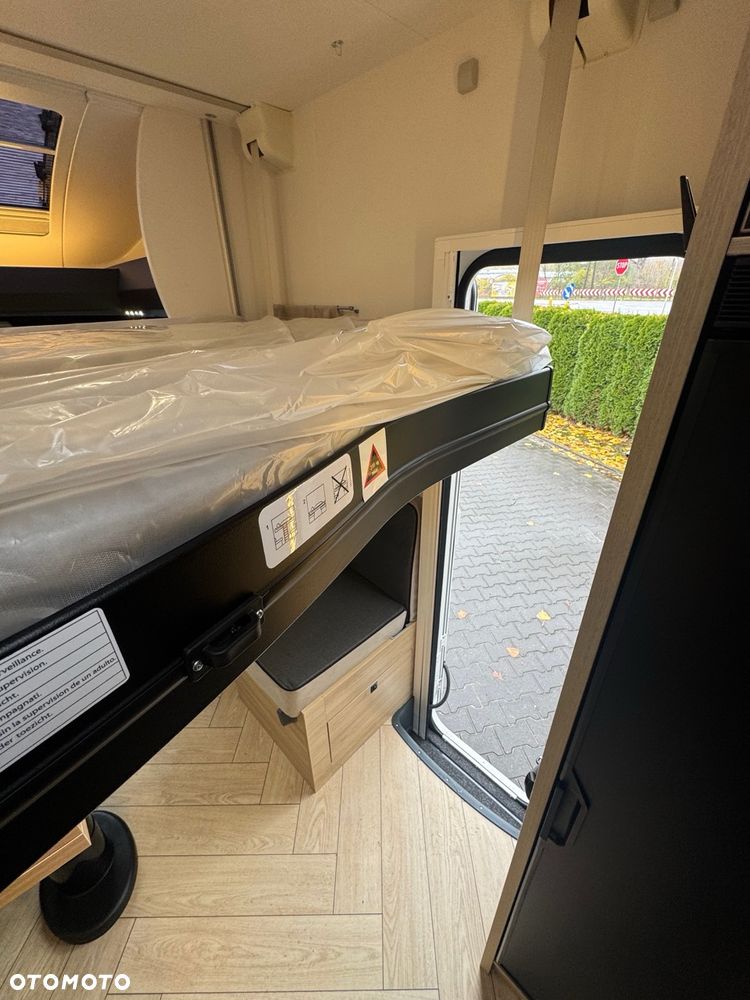 Ford Chausson 798 Titanium Ultimate - 22