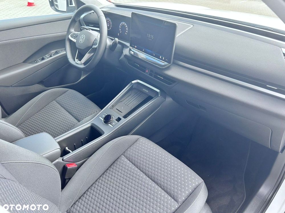 Volkswagen T-Roc - 13