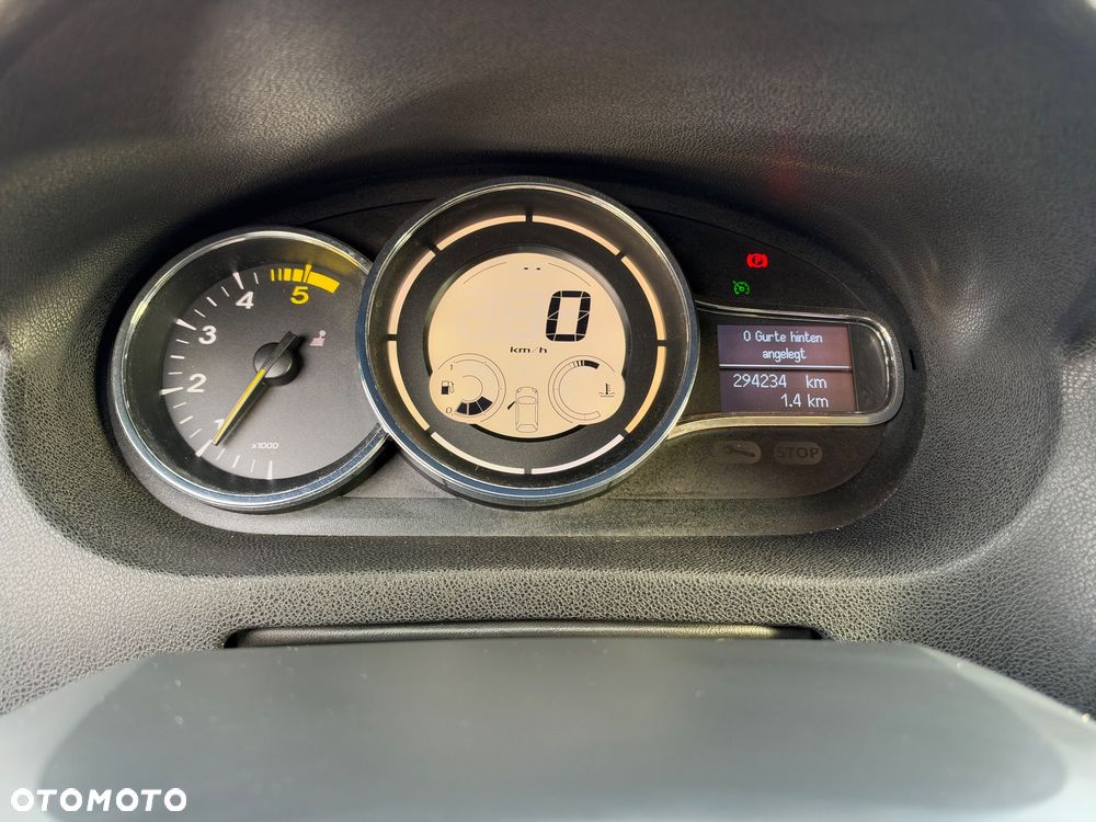 Renault Megane ENERGY dCi 110 Start & Stop Paris Business - 14