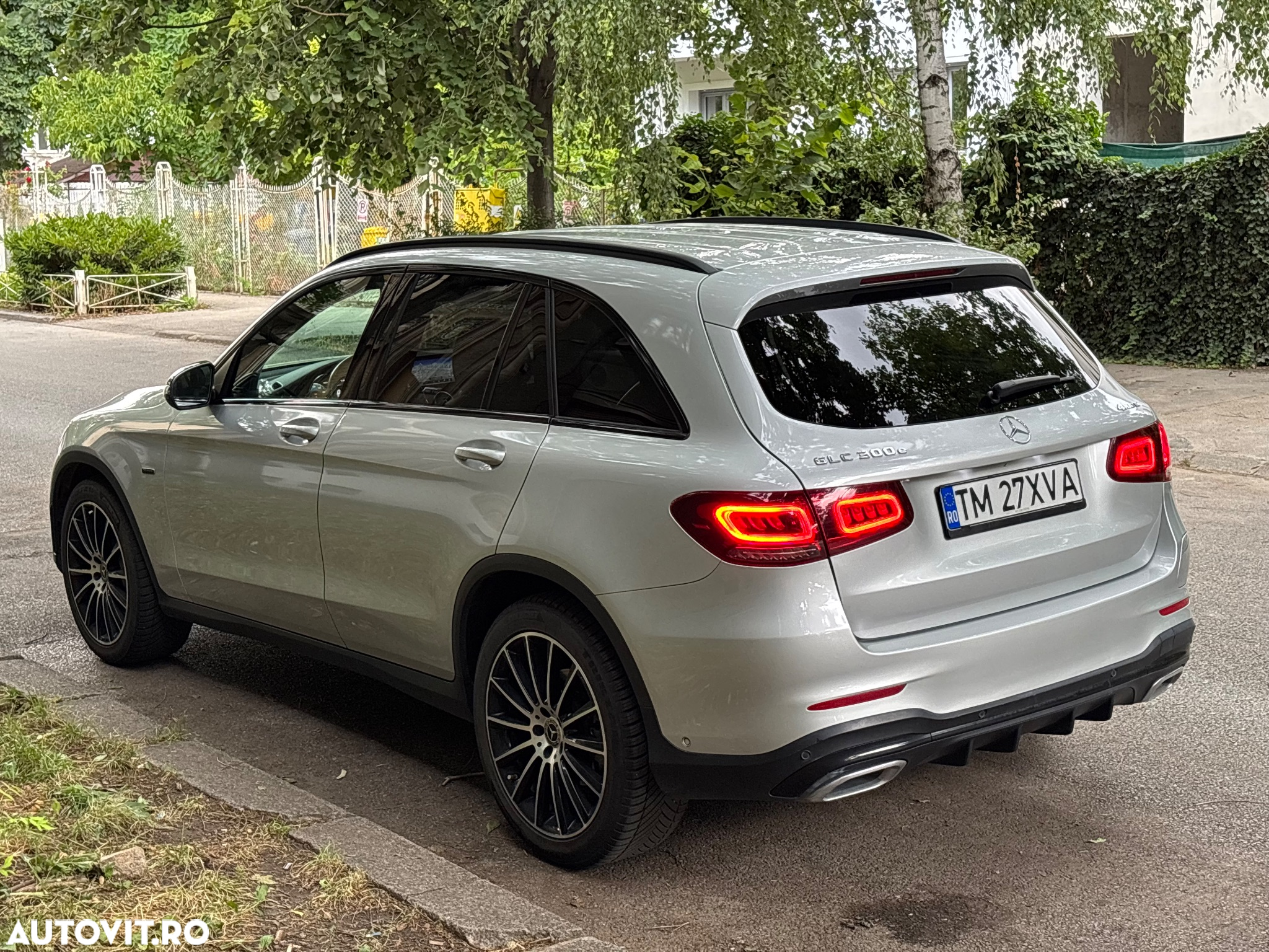 Mercedes-Benz GLC 300 e 4MATIC - 17