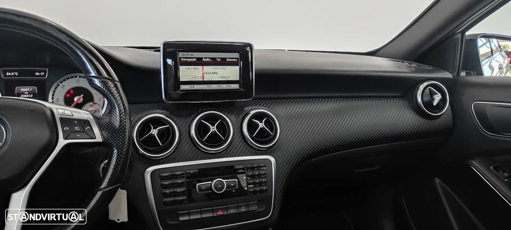 Mercedes-Benz A 180 d AMG Line - 27