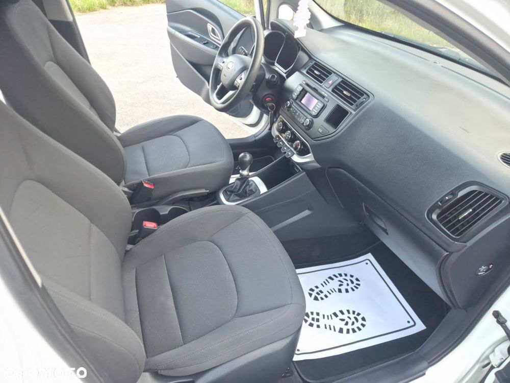 Kia Rio 1.2 Attract - 17