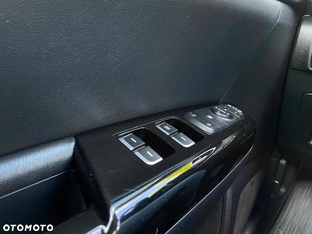 Kia Sportage 1.6 GDI 2WD Dream-Team Edition - 14