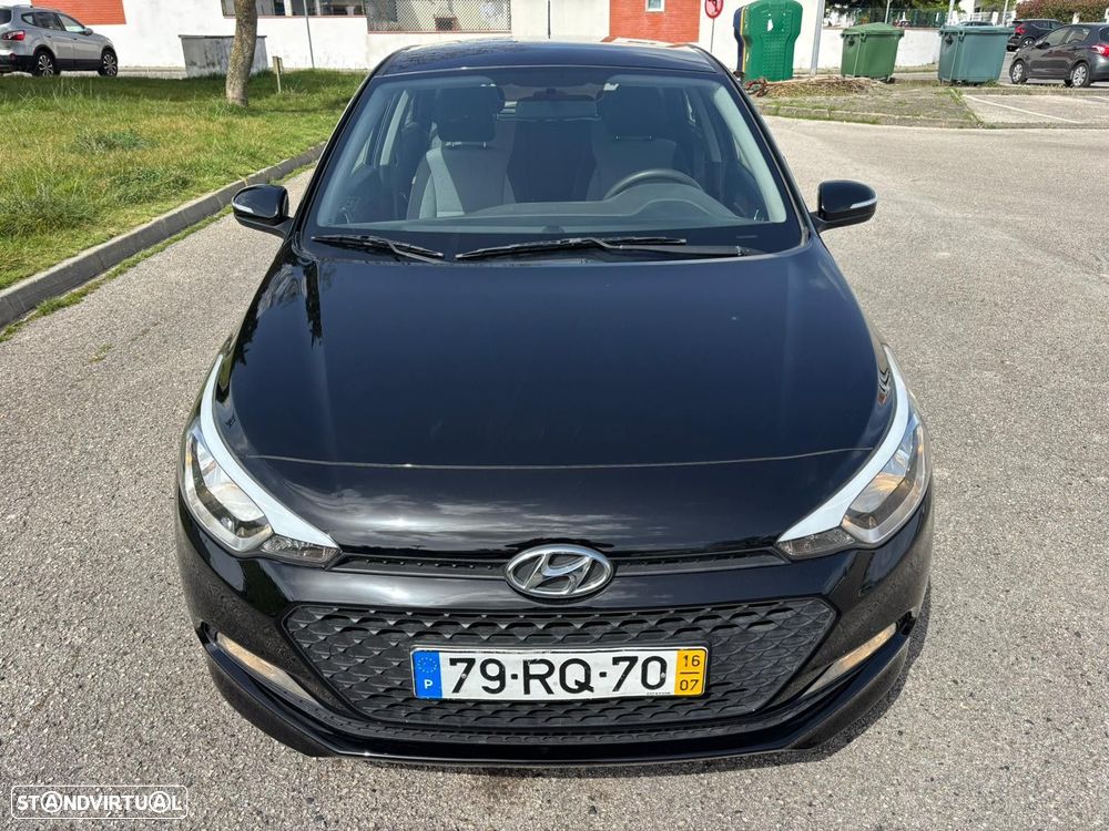 Hyundai i20 1.1 CRDi Access+Bluetooth+Comandos no Volante - 2