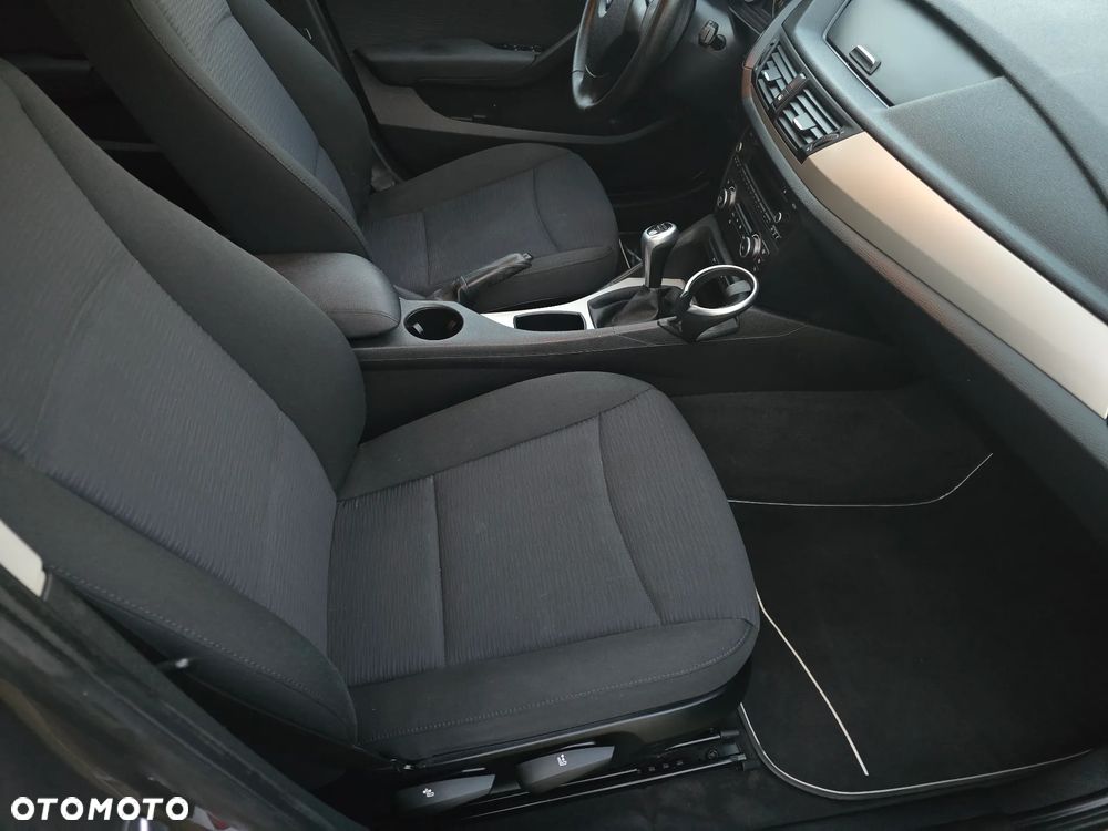 BMW X1 sDrive18d xLine - 30
