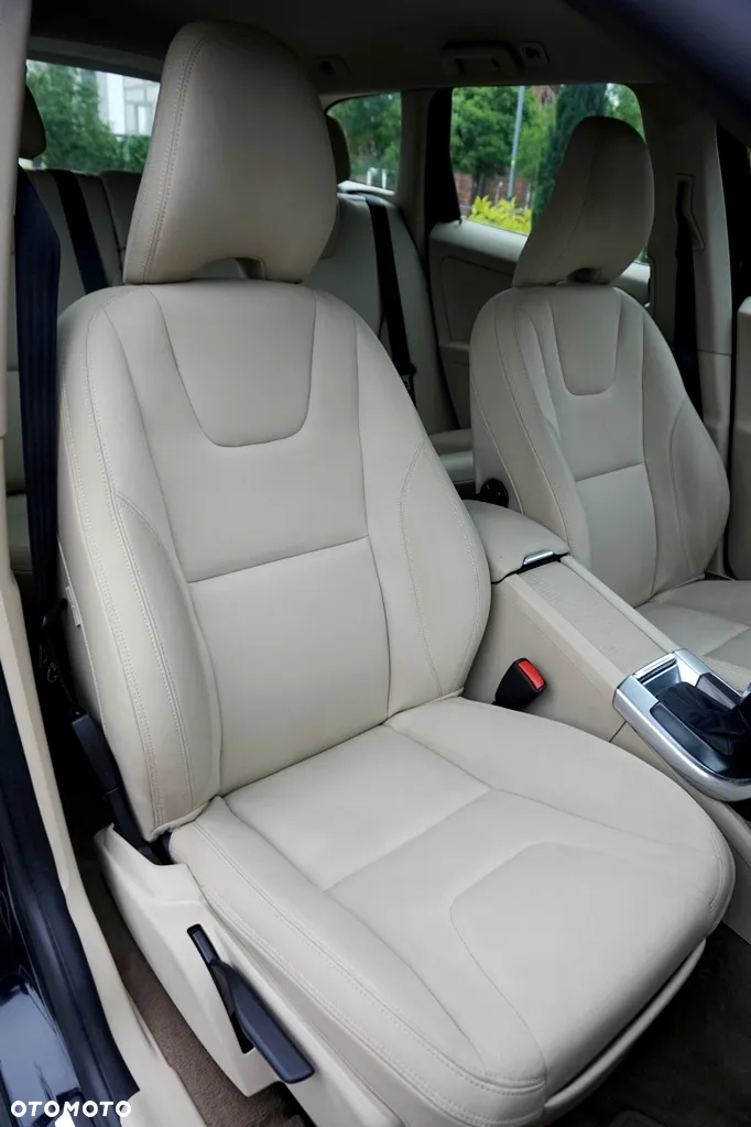 Volvo XC 60 - 22