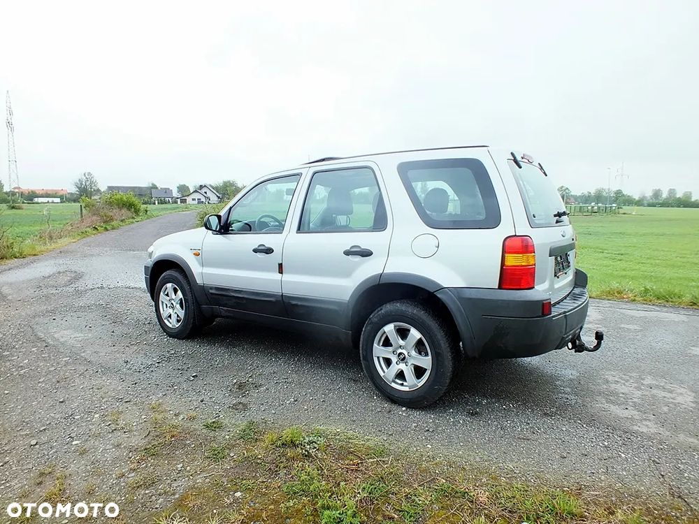 Ford Maverick V6 Limited - 3