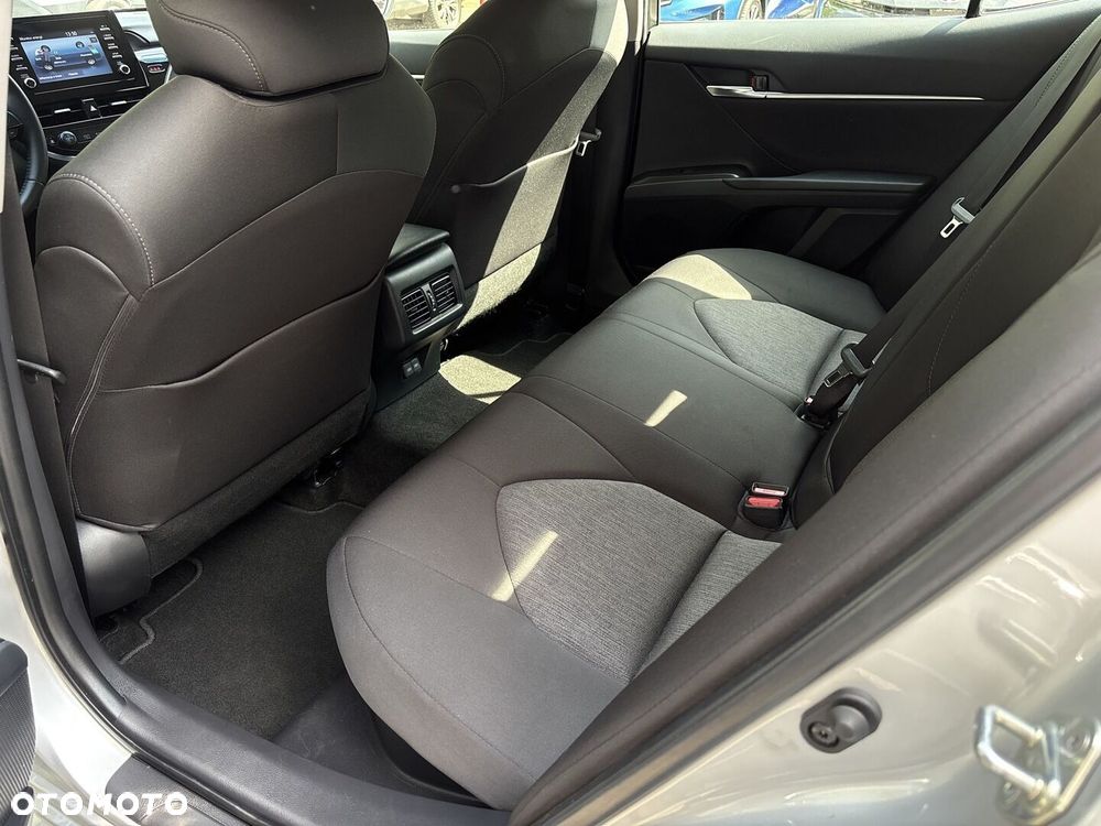 Toyota Camry 2.5 Hybrid Comfort CVT - 12