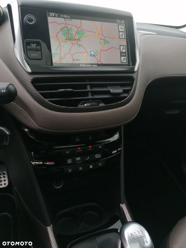 Peugeot 2008 1.6 e-HDi Allure S&S - 19