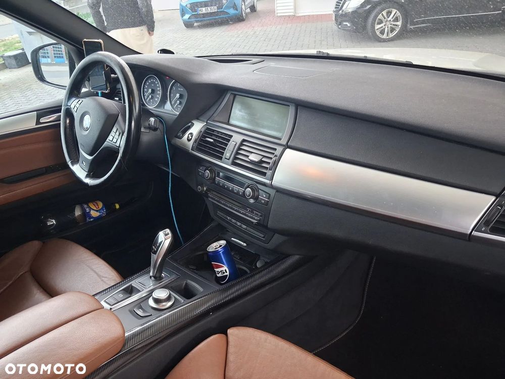 BMW X5 xDrive48i - 7