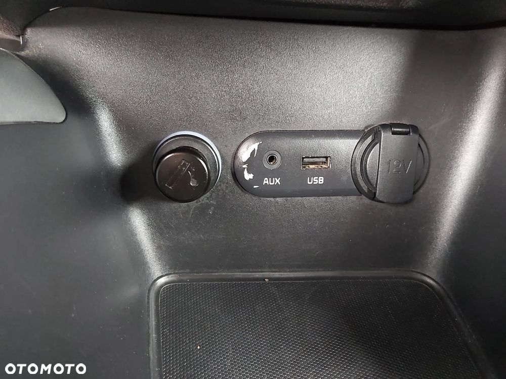 Kia Ceed 1.4 CRDi 90 SW Vision - 12