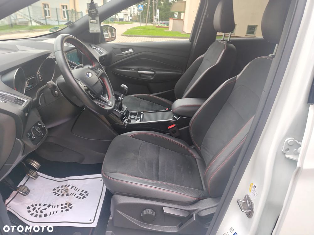 Ford Kuga 1.5 EcoBoost 2x4 ST-Line - 7