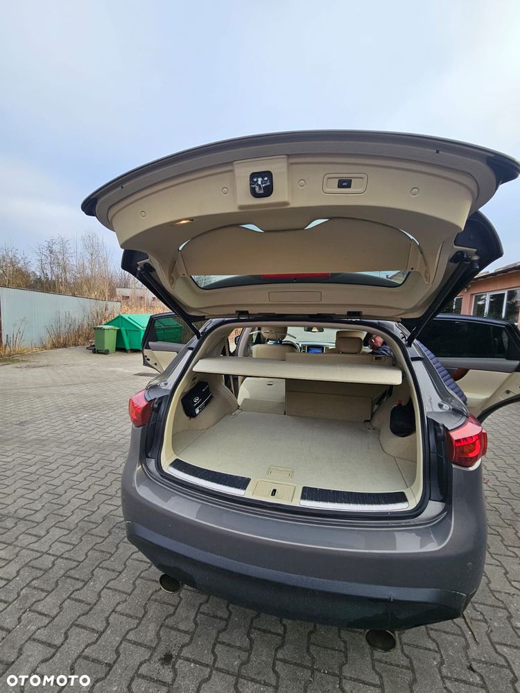 Infiniti QX70 3.7 S - 30