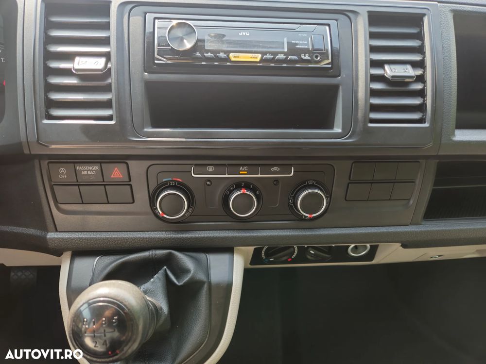 Volkswagen Transporter - 21