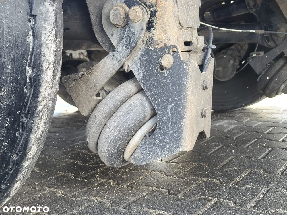 Benalu WYWROTKA 56m3 ALUMINIOWA / OSIE MERCEDES/OŚ PODNOSZONA / DRZWI / SZYBER ZBOŻOWY - 12