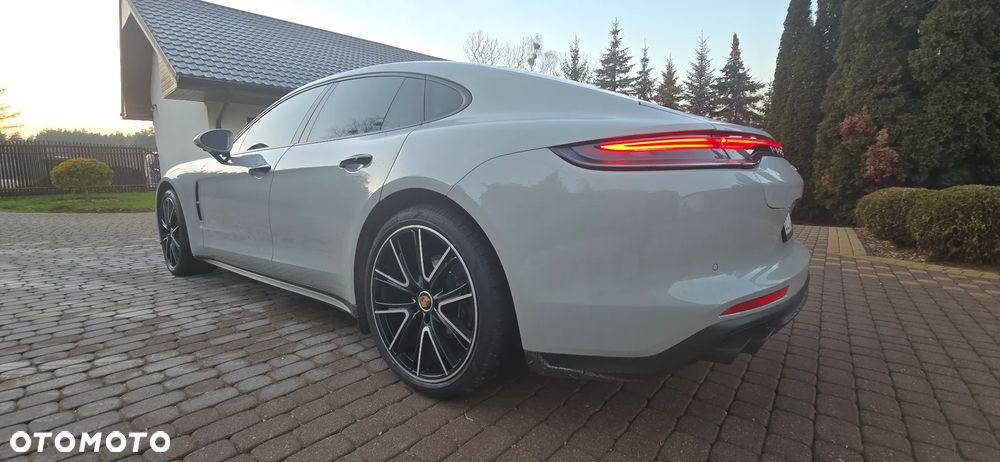 Porsche Panamera 4 Platinum Edition - 12