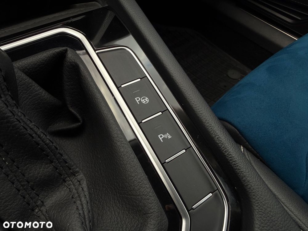 Volkswagen Passat - 31