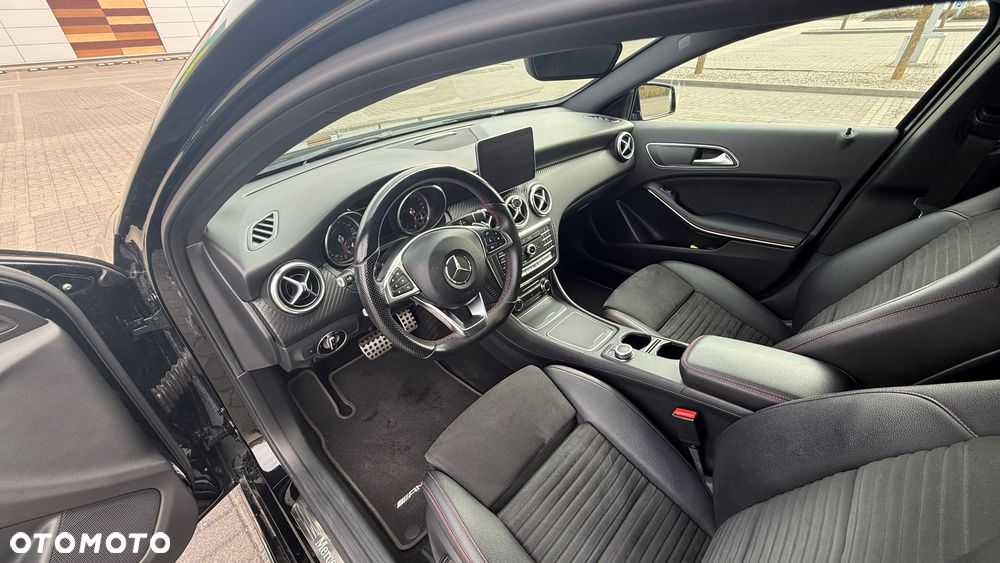 Mercedes-Benz Klasa A 220 4-Matic AMG Line - 8