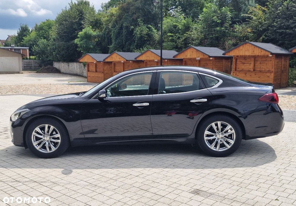 Infiniti Q70 - 8