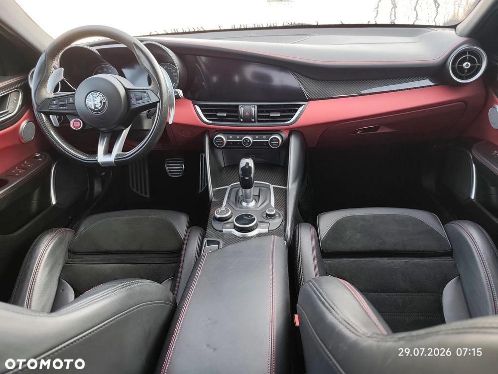 Alfa Romeo Giulia 2.9 V6 Bi-Turbo AT8 Quadrifoglio - 15