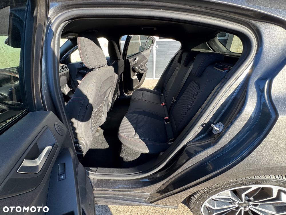 Ford Focus - 26