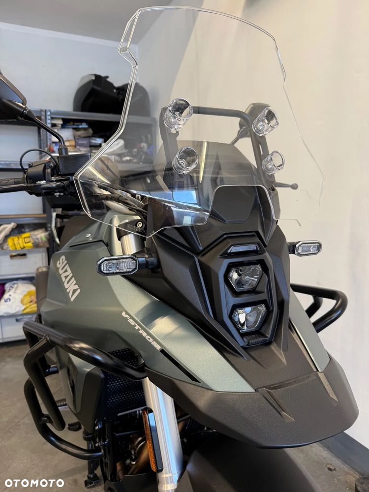Suzuki V-STROM - 35