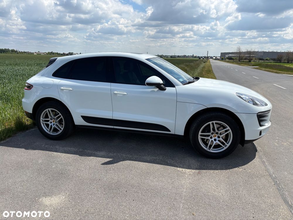 Porsche Macan Standard - 2