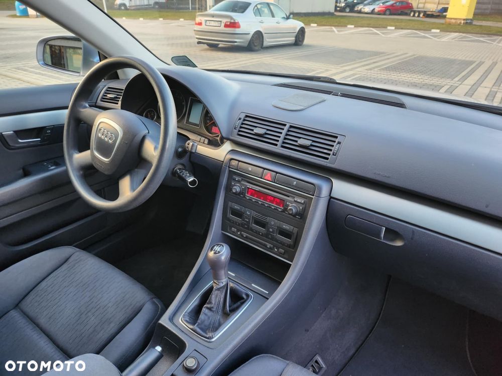 Audi A4 Limousine - 9