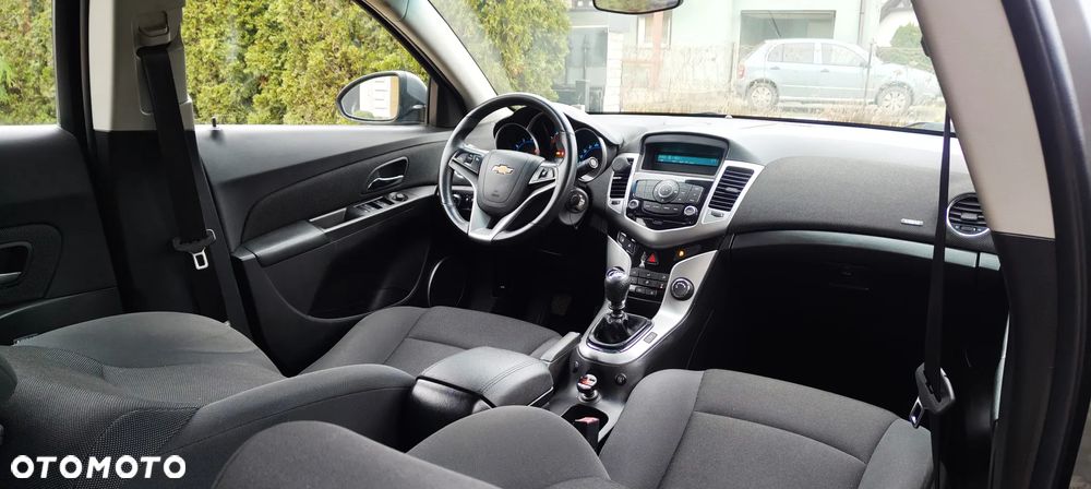 Chevrolet Cruze 1.8 LT - 19