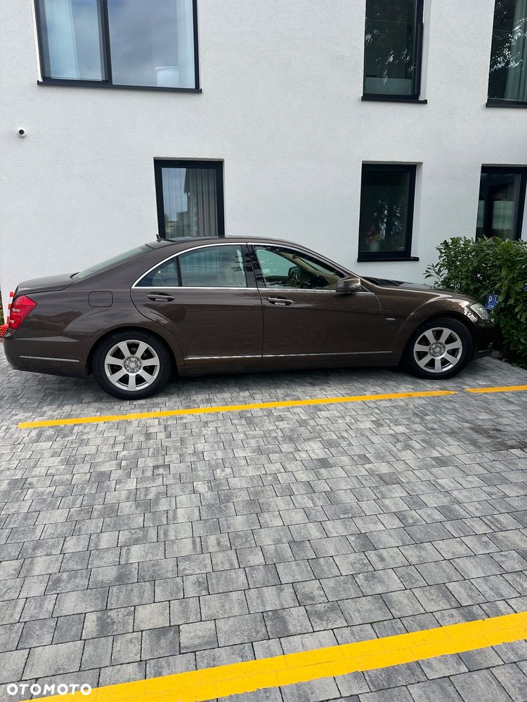Mercedes-Benz S-Class 2010 photo 2