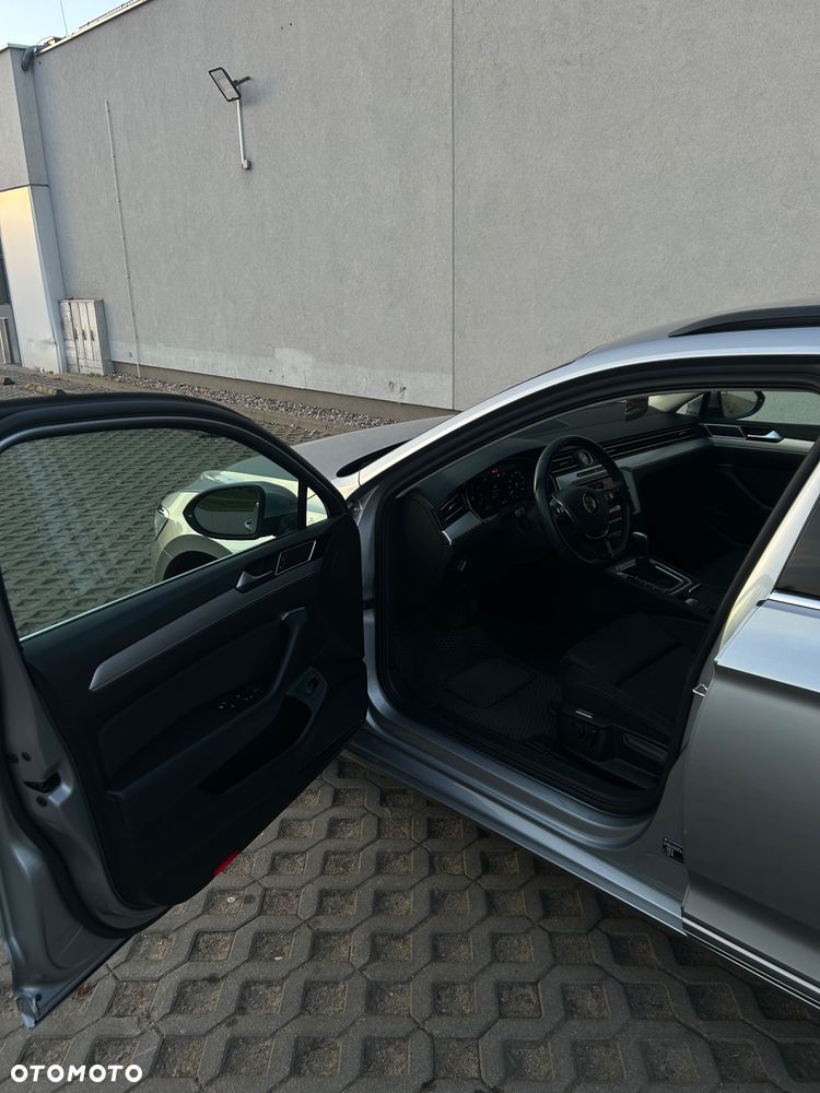 Volkswagen Passat 2.0 TDI SCR DSG Comfortline - 14