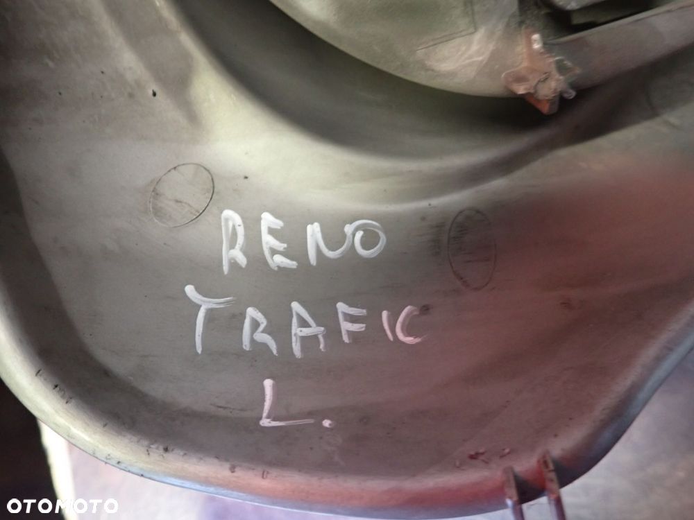 LAMPA LEWA PRZEDNIA RENAULT TRAFIC II 1.9 - 4