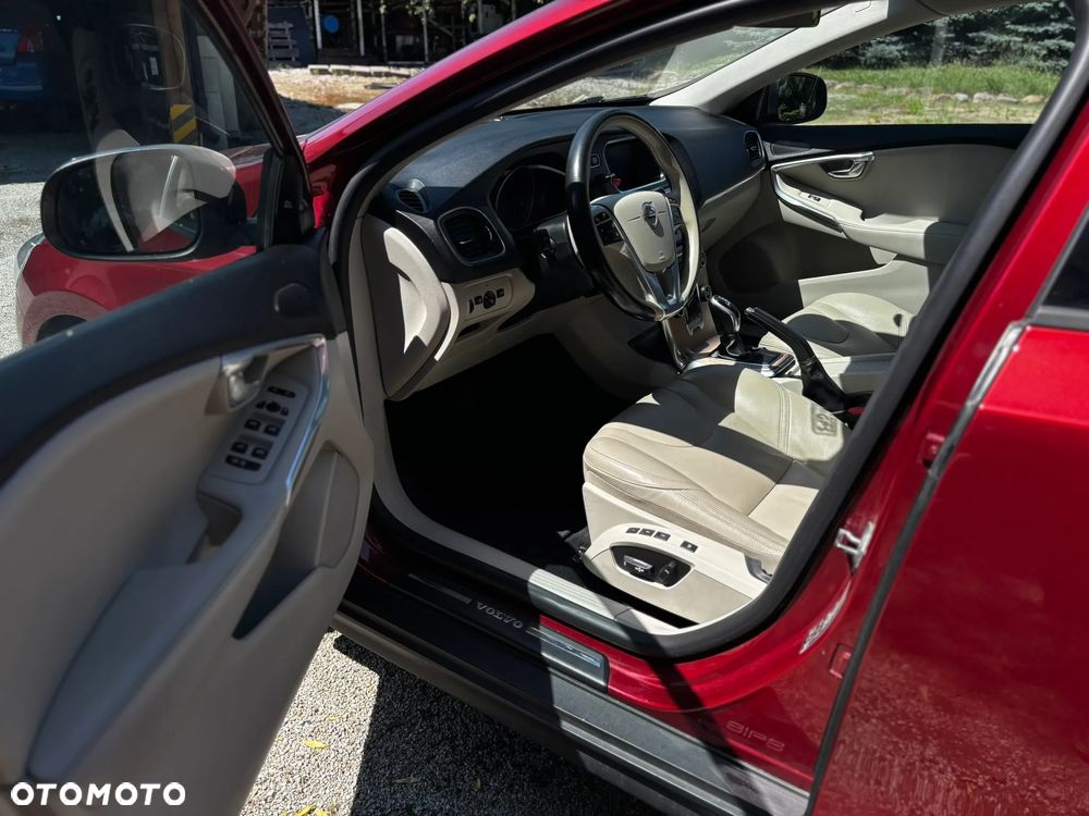 Volvo V40 Cross Country T4 Drive-E Momentum - 17